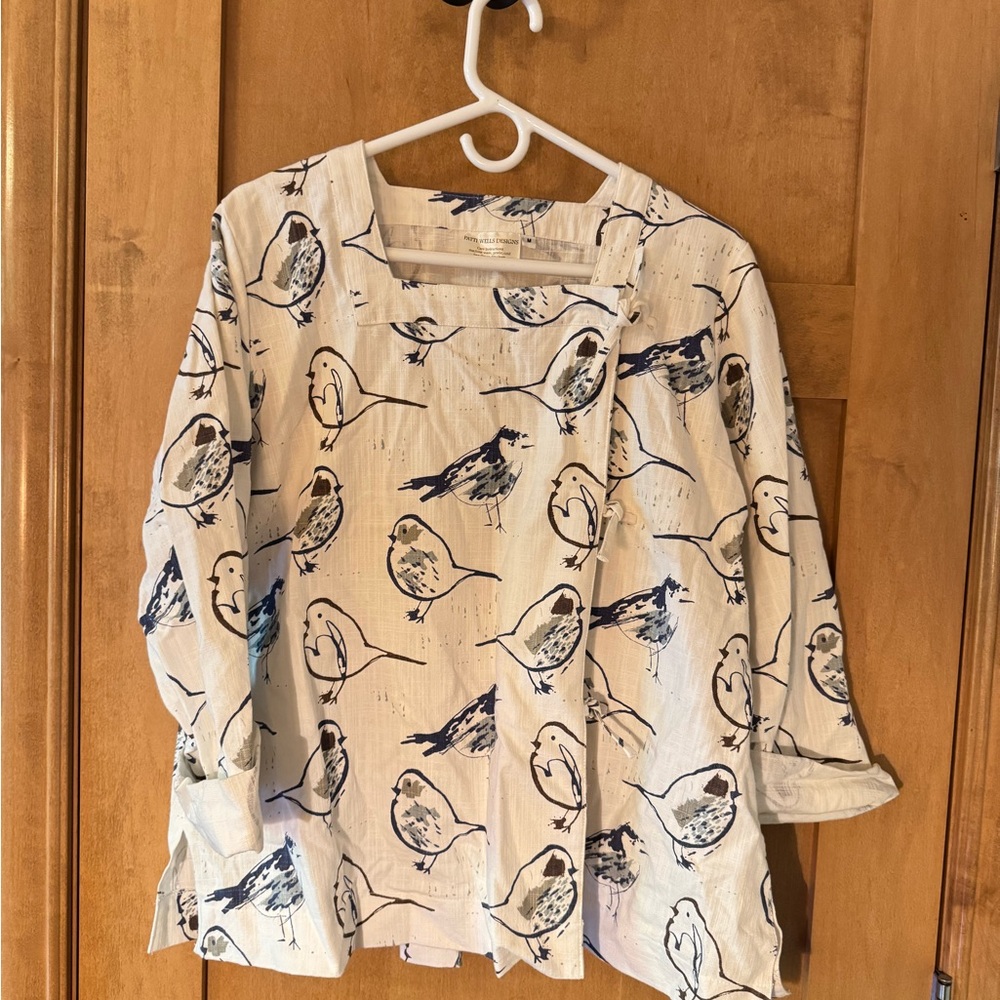 Blue and White Bird 3/4 Sleeve Tie Closure Shirt